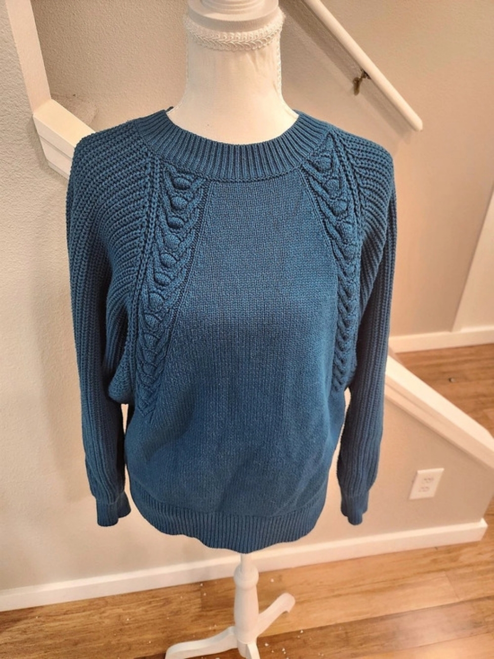 Simply Vera Wang Cable Knit Sweater in Blue Size Small Like New